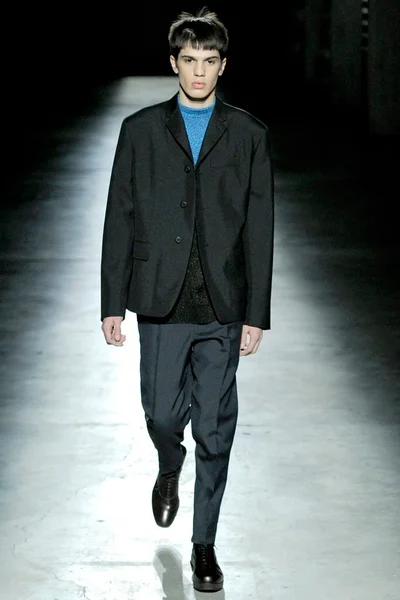 Look 18